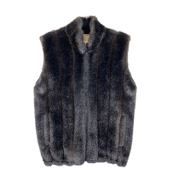 Faux Fur Vest - Picture 1 of 3